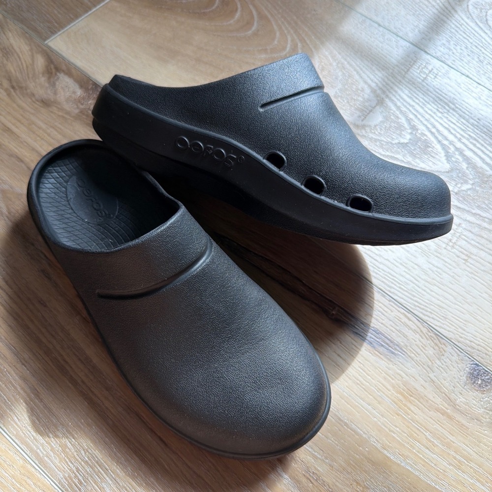 Oofos OOcloog Shoes Women's 6 Black Slip On Recovery Mule Comfort Orthotic Shoes